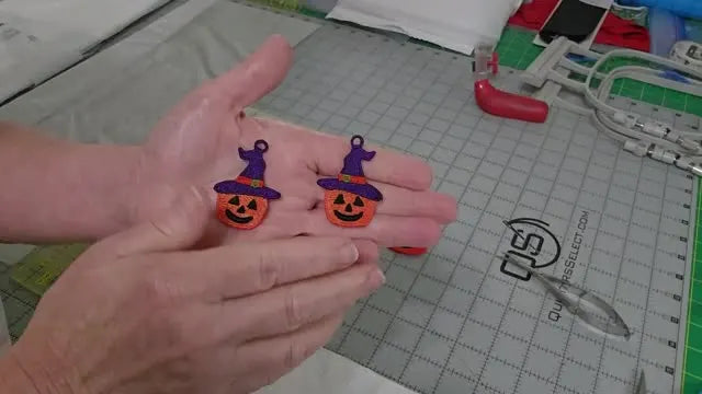 Pumpkin Witch FSL Earrings That Don’t Curl or Snag: The Shelf-Liner Hooping Method, Clean Thread Changes, and a Fast Recovery for Bobbin Nests
