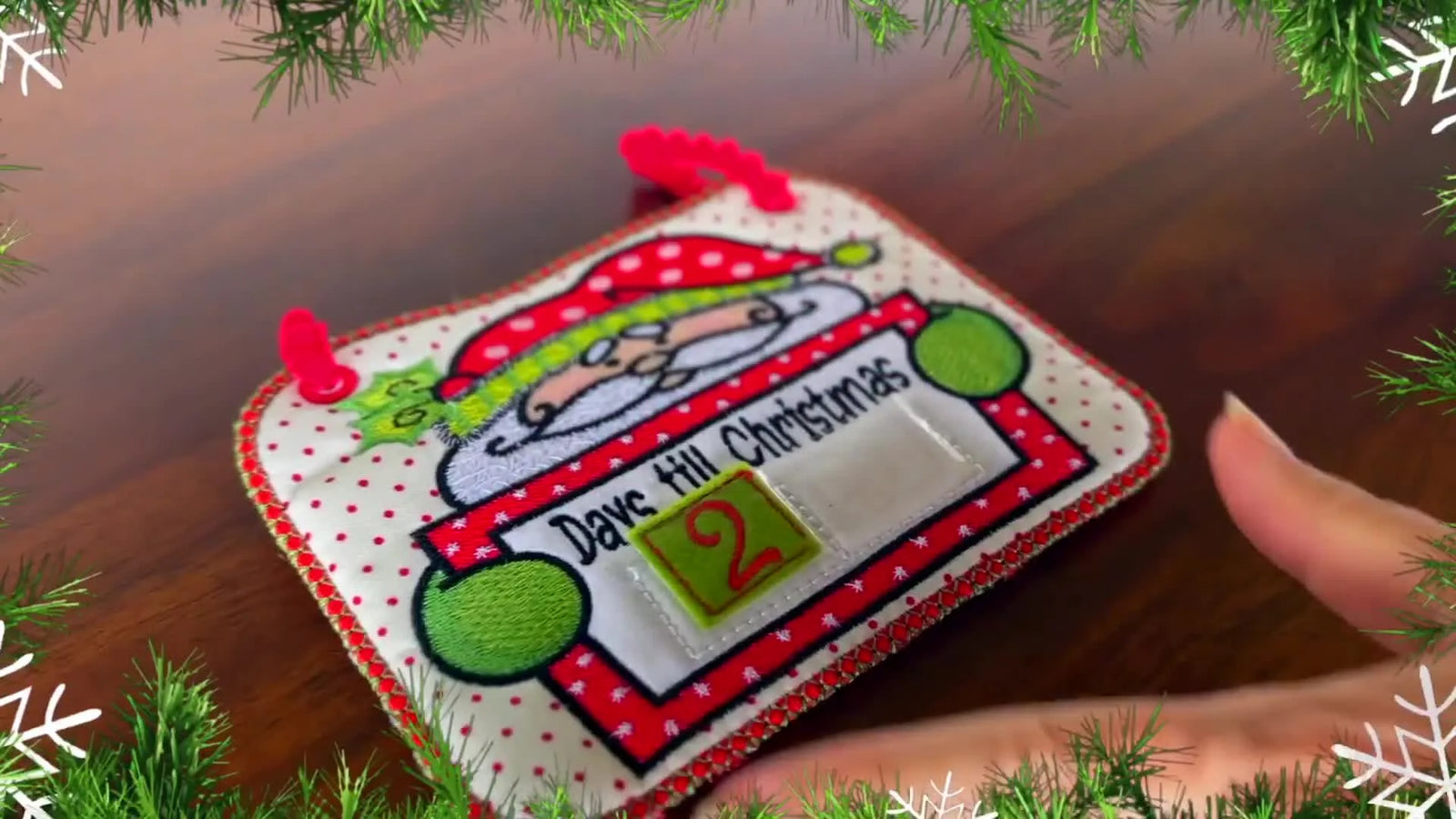 In-the-Hoop Santa Countdown Calendar: Clean Appliqué, a Crystal-Clear Vinyl Pocket, and Felt Number Tiles That Actually Fit