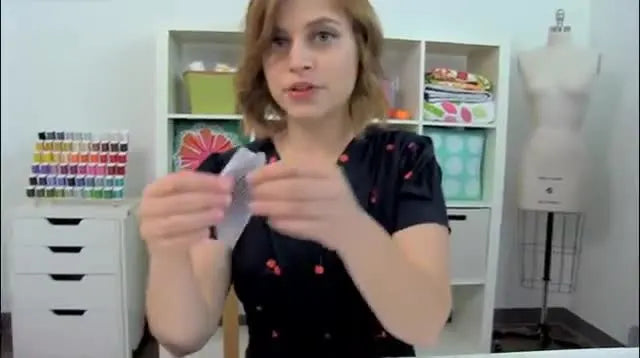 Choosing Embroidery Thread Like a Pro: 40wt Basics, Rayon vs Cotton vs Polyester, and the Metallic Thread Net Trick