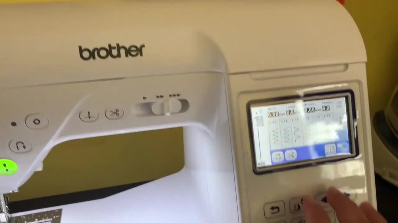 The Brother SE1900 LCD screen shows the stitch configuration menu where automatic reinforcement and thread cutting can be enabled.