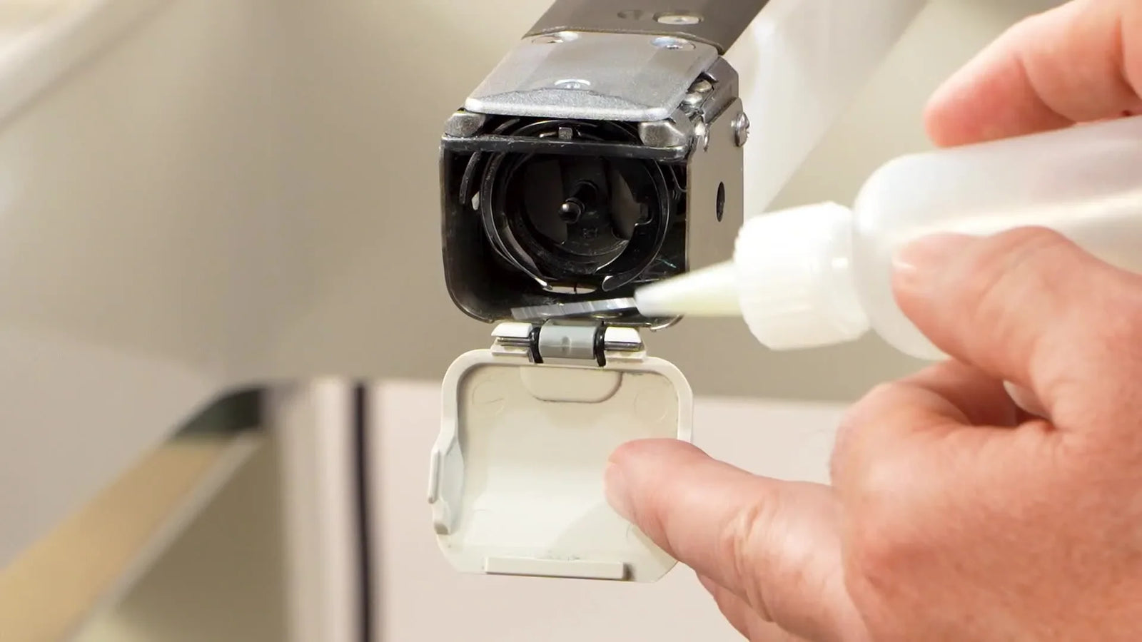 Halo X 10-Needle Oiling Routine That Stops Rattling, Thread Shredding, and Surprise Oil Stains
