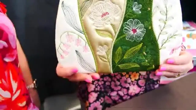 Three Hoopings, One Polished Clutch: The Natural Beauty ITH Purse (Plus a Reversible Holiday Hanger That Actually Gets Finished)