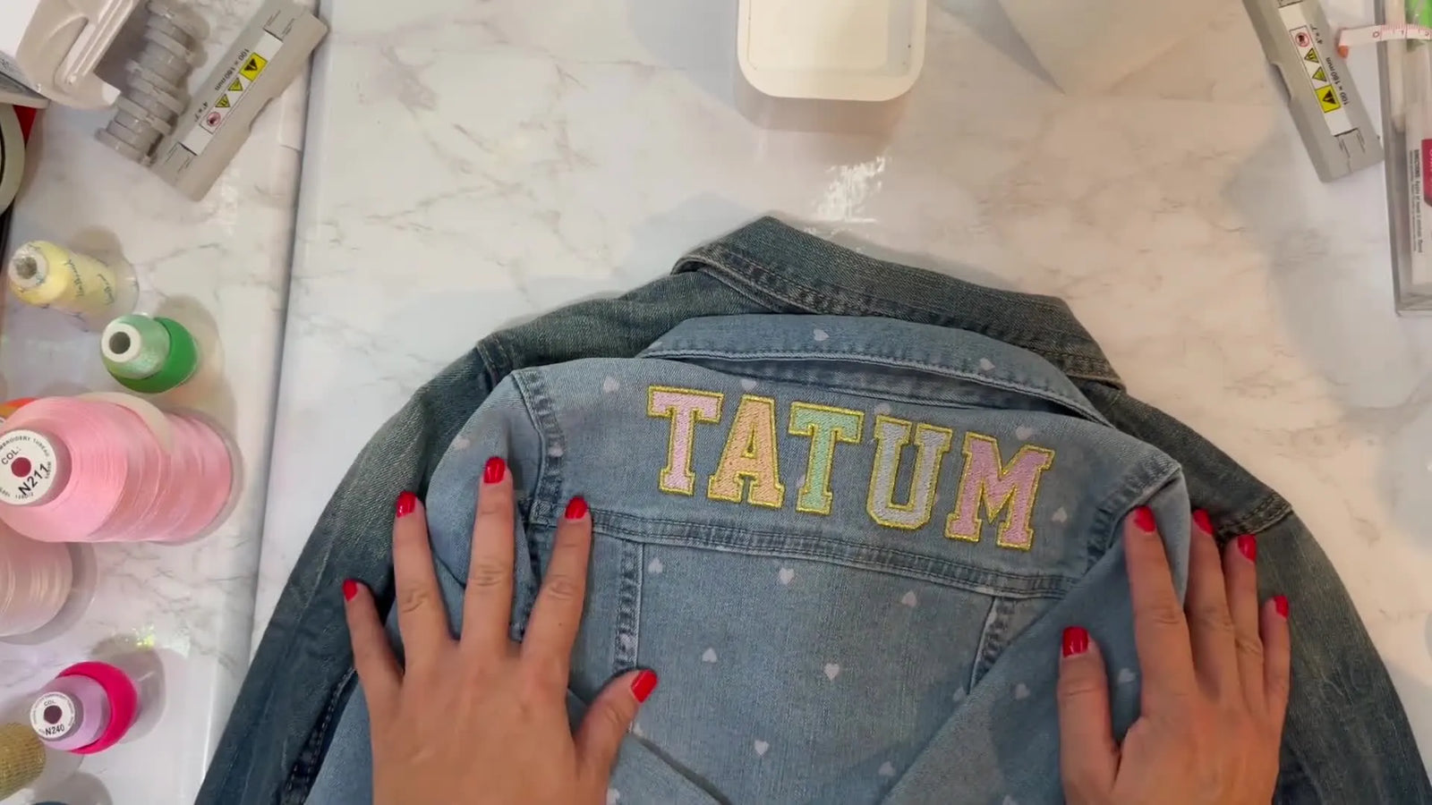 Metallic Thread, Stretchy Denim, Tiny Jackets: A Brother SE2000 Workflow That Actually Stitches Clean