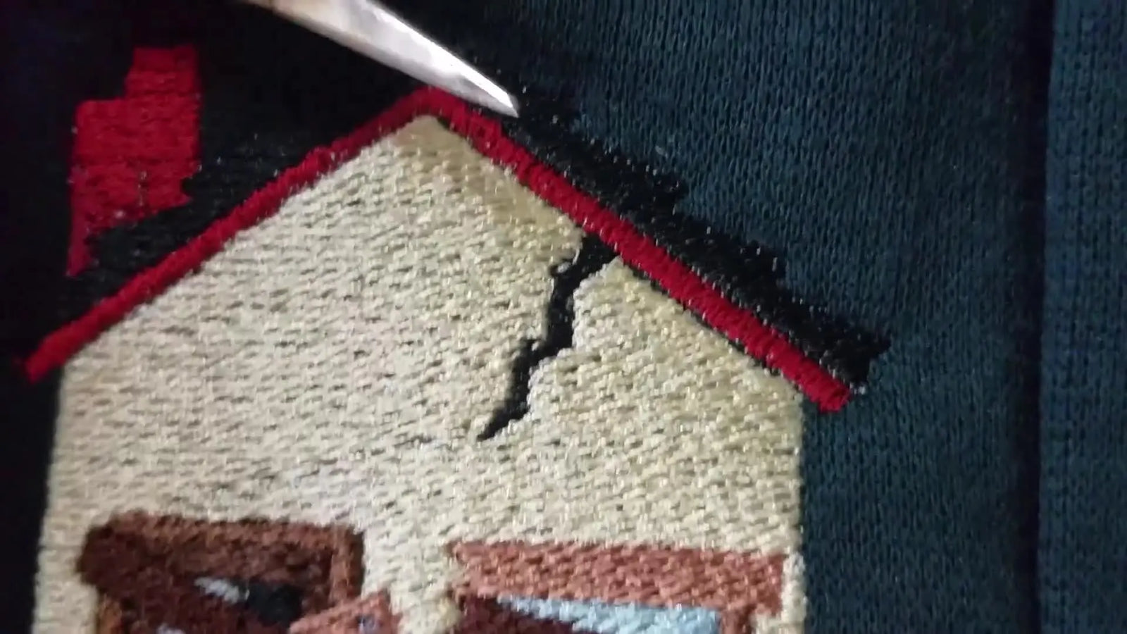 Stop White Bobbin “Specks” From Ruining Satin Stitch: When to Match Bobbin Thread on Towels, Shorts, and Pile Fabrics