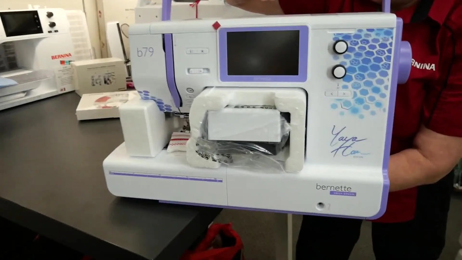 Bernette b79 Yaya Han Edition: Unbox, Thread, Sew, Then Flip to Embroidery Without the Usual Beginner Mistakes