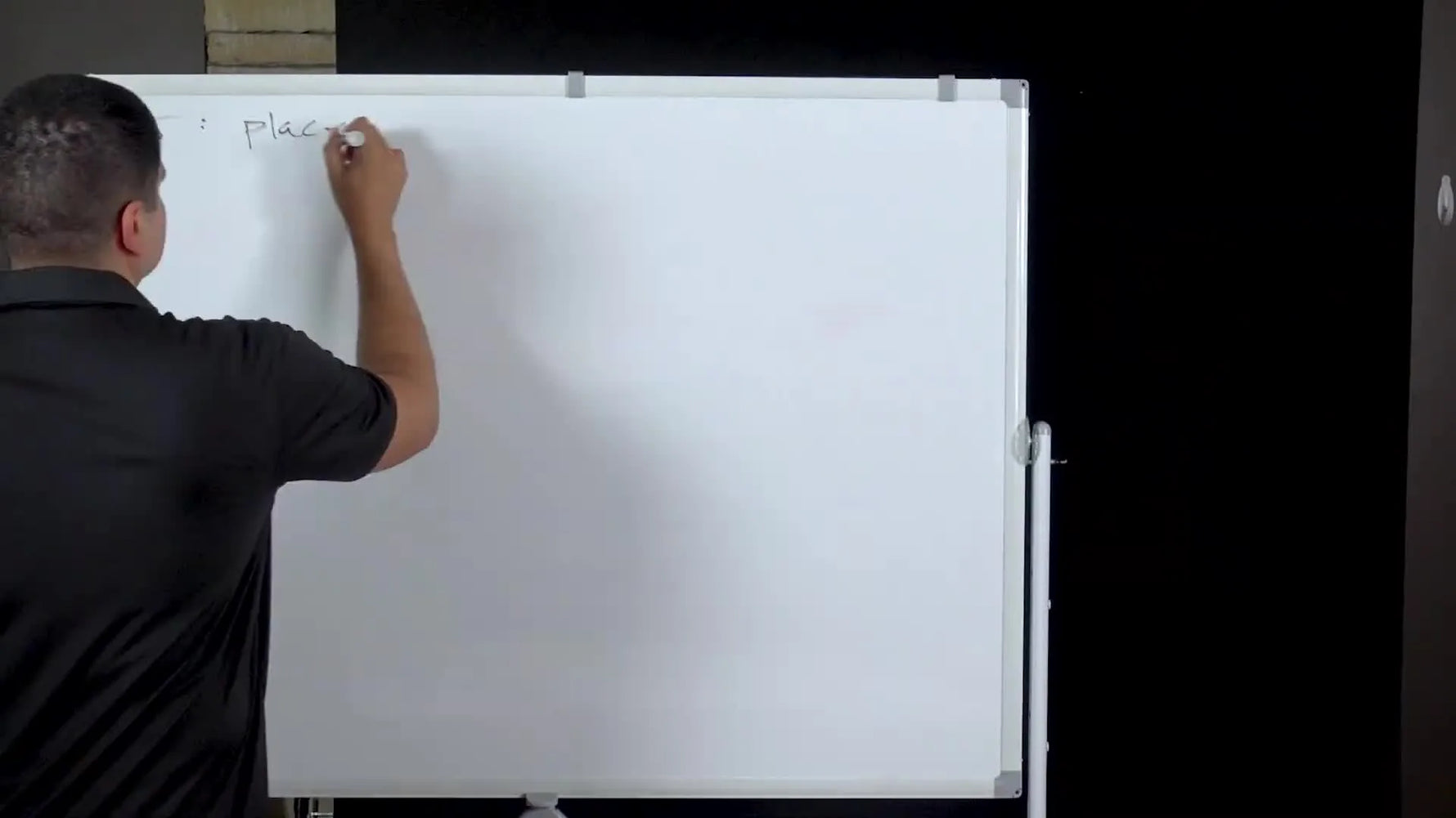 A whiteboard grid of patch circles illustrates how batching colors across a full hoop can save significant production time.