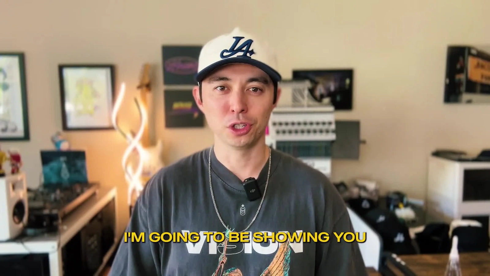 Cómo bordar un bucket hat con Ricoma: guía paso a paso (hooping, trazado y acabado)